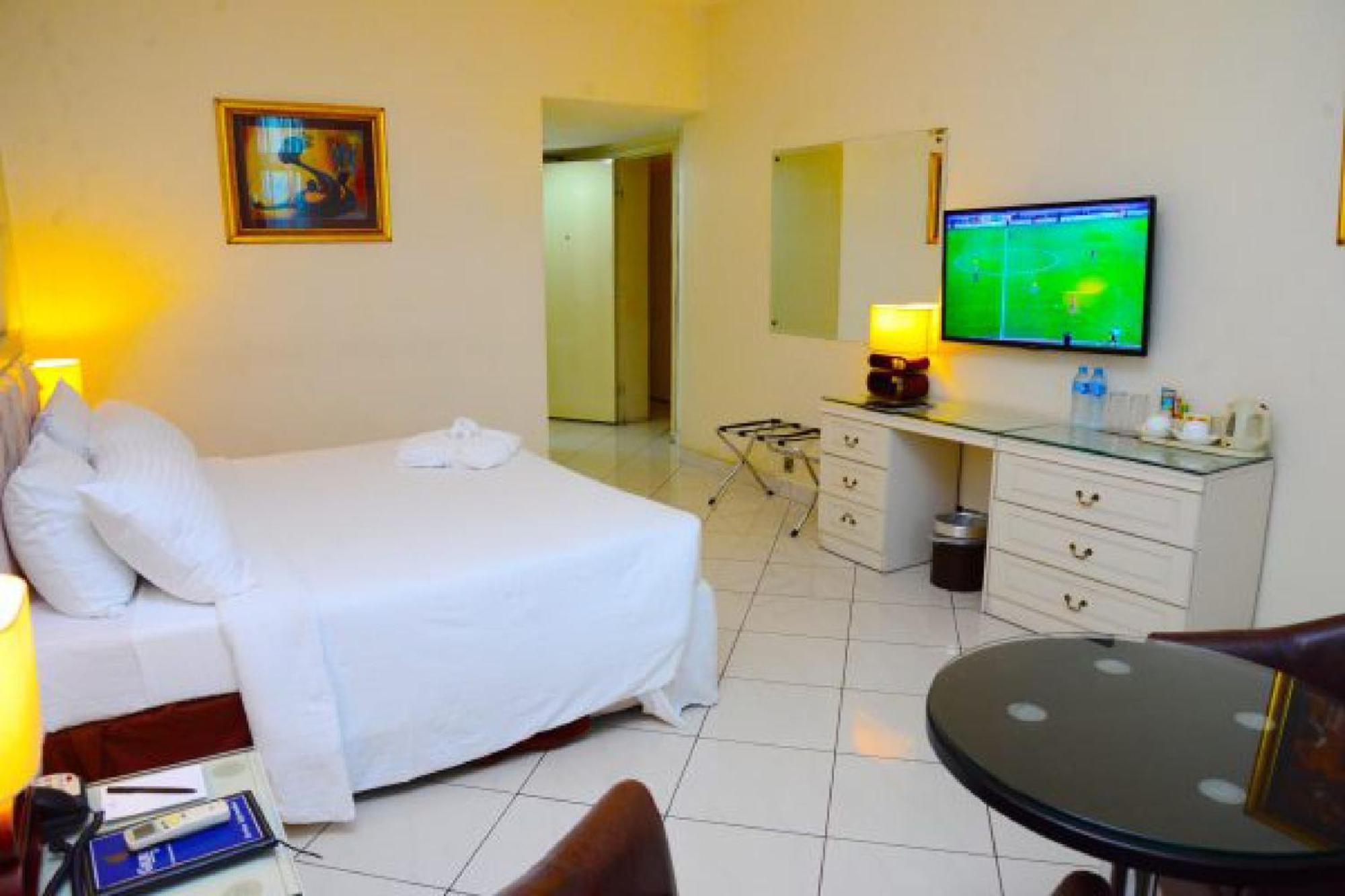 Room In Lodge - Golden Royale Hotel Enugu Extérieur photo